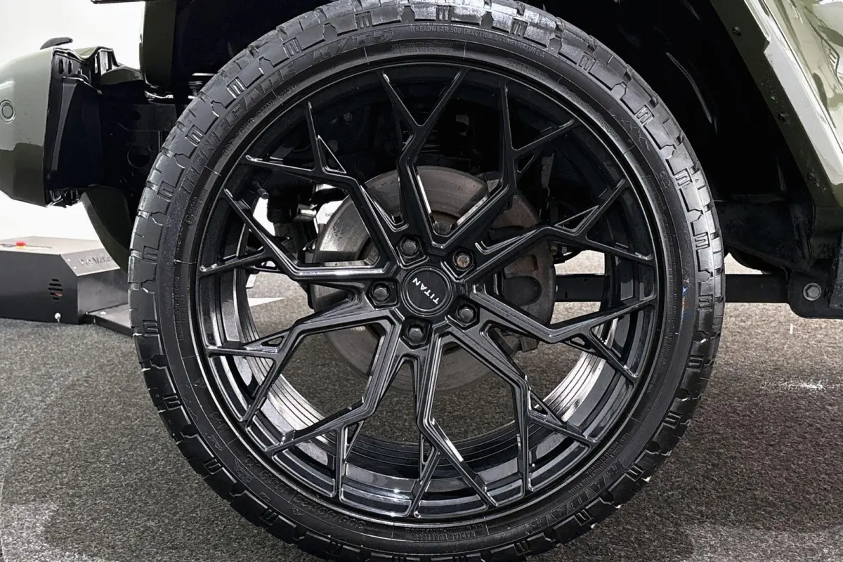4xe 380pk TITAN™