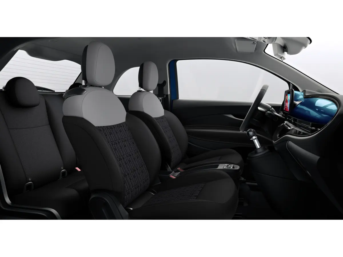 ICON | 10,25" touchscreen radio met Bluetooth, DAB & USB | Automatische airconditioning | Isofix bevestigingspunten op de achterstoelen