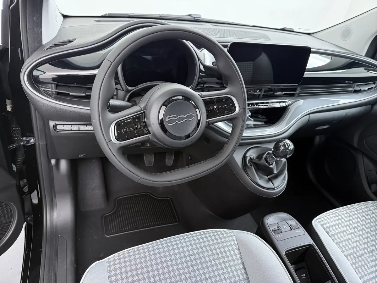Torino | 10,25" touchscreen radio met Bluetooth, DAB & USB | Automatische airconditioning | Cruise control