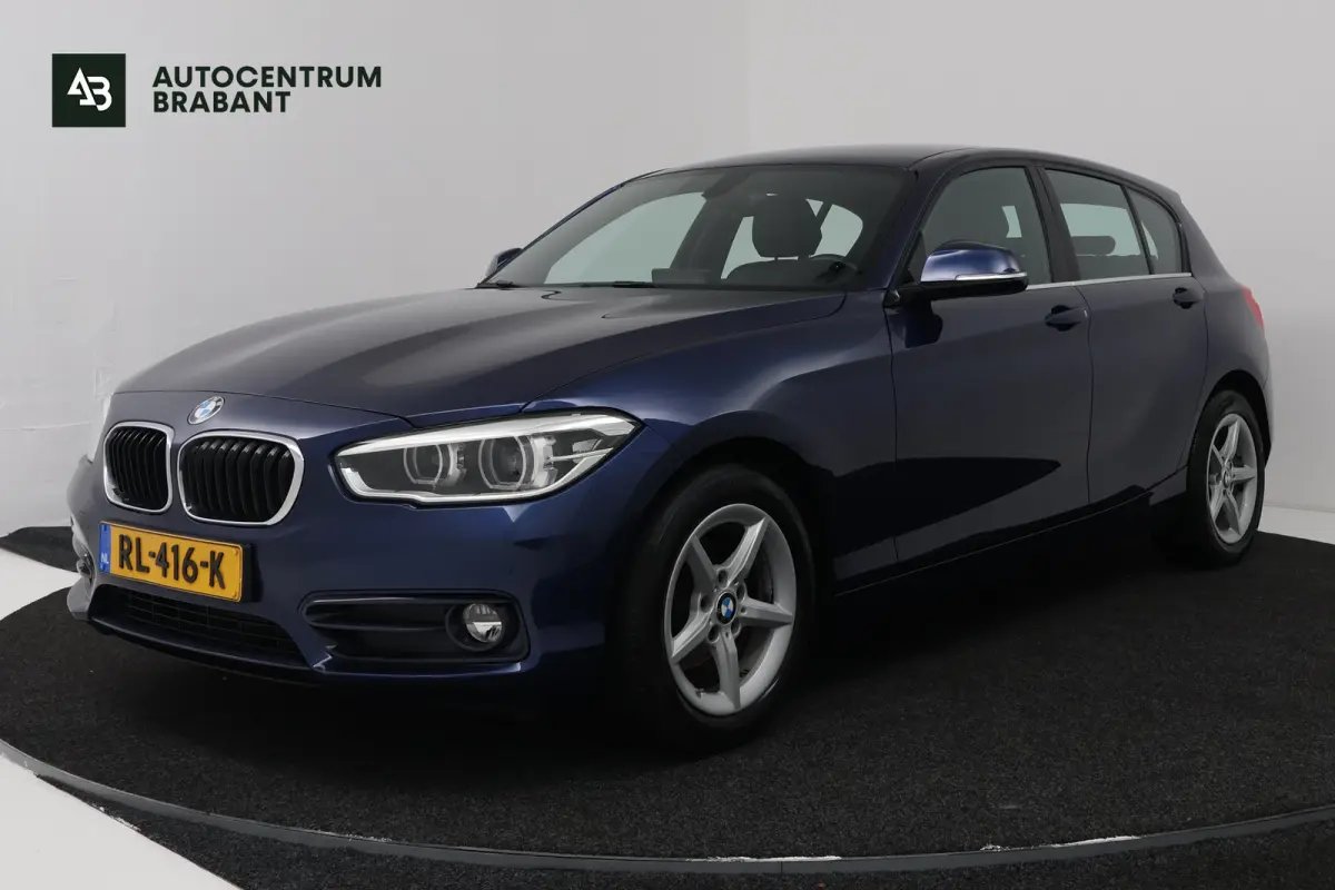 118i Corporate Lease High Executive (ELEKT. STOELEN, STOELVERWARMING, LED, GROOT-NAVIGATIE, DEALER ONDERHOUDEN)