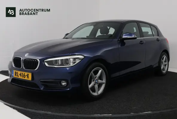 118i Corporate Lease High Executive (ELEKT. STOELEN, STOELVERWARMING, LED, GROOT-NAVIGATIE, DEALER ONDERHOUDEN)