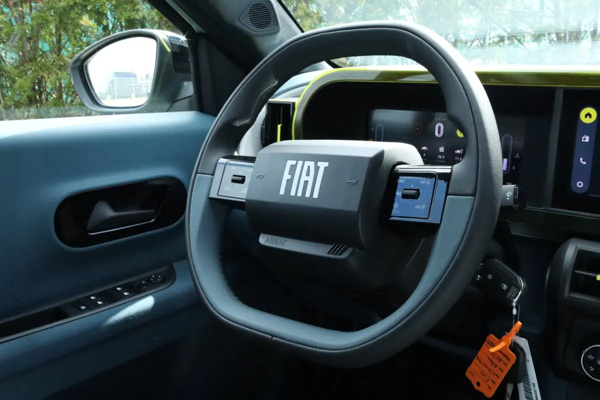 Icon | 10,25" touchscreen radio met Bluetooth, DAB & USB | Airconditioning handmatig | Cruise Control incl. speed limiter
