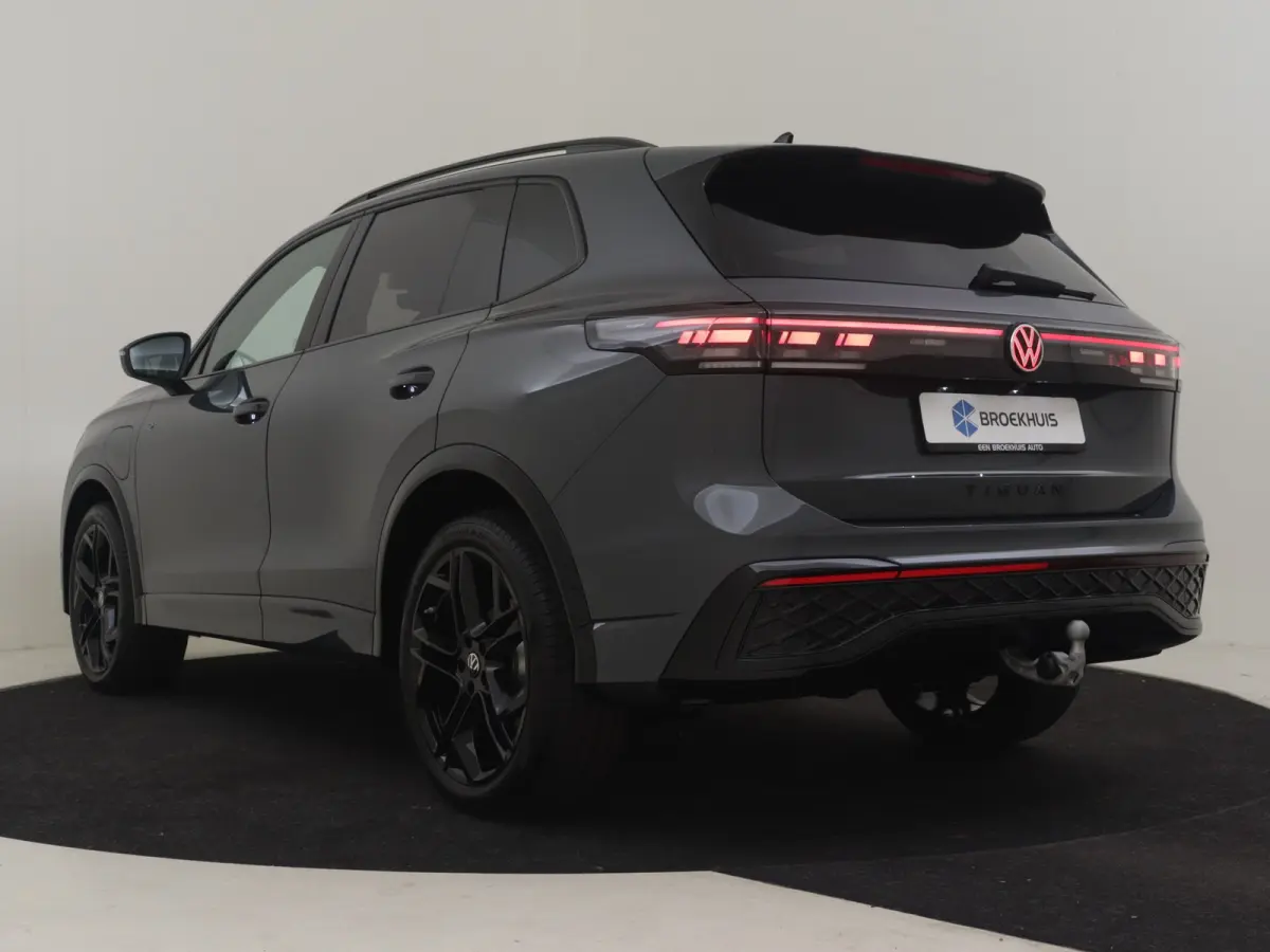 R-Line Edition - eHybrid | 'App-Connect' draadloze smartphone integratie | Automatische afstandsregeling (Adaptive Cruise Control) | Diefstalalarm