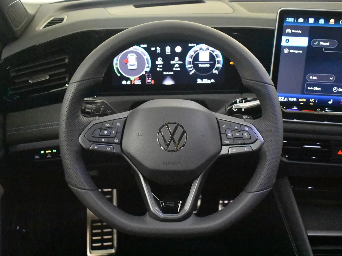 R-Line Edition - eHybrid | 'App-Connect' draadloze smartphone integratie | Automatische afstandsregeling (Adaptive Cruise Control) | Diefstalalarm