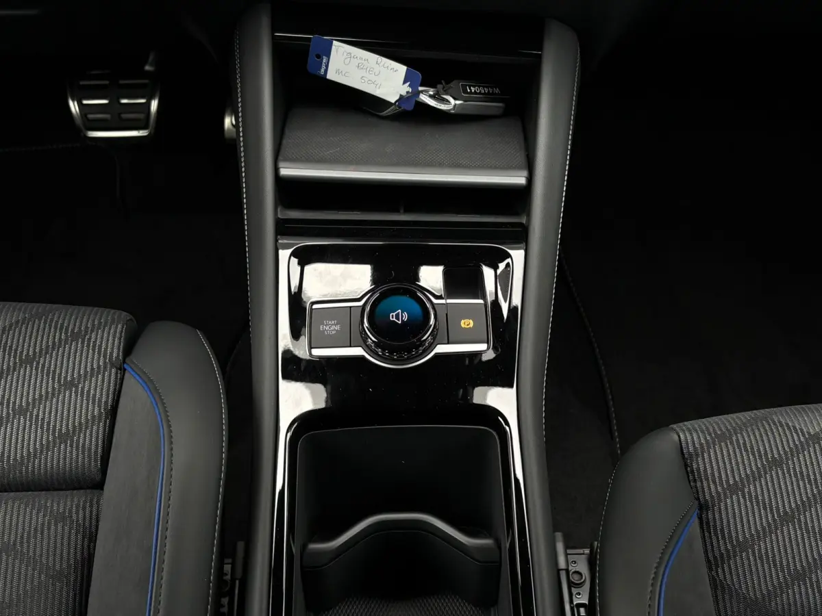 R-Line Edition - eHybrid | 'App-Connect' draadloze smartphone integratie | Automatische afstandsregeling (Adaptive Cruise Control) | Diefstalalarm