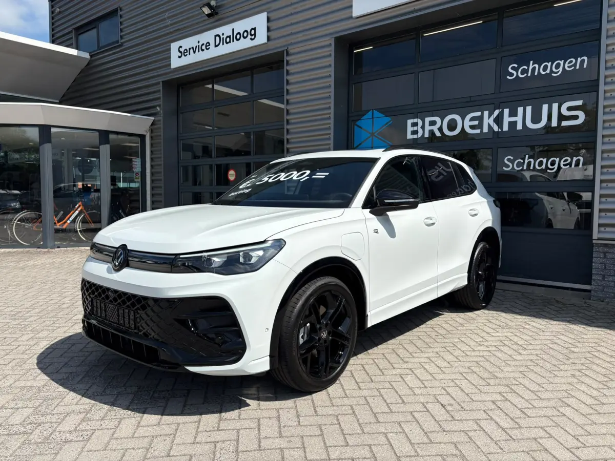 R-Line Edition - eHybrid | 'App-Connect' draadloze smartphone integratie | Automatische afstandsregeling (Adaptive Cruise Control) | Diefstalalarm