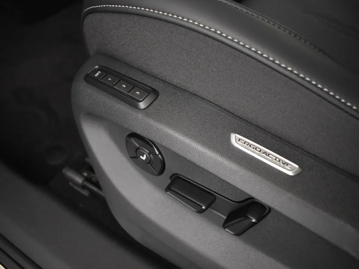 R-Line Edition - eHybrid | 'App-Connect' draadloze smartphone integratie | Automatische afstandsregeling (Adaptive Cruise Control) | Diefstalalarm