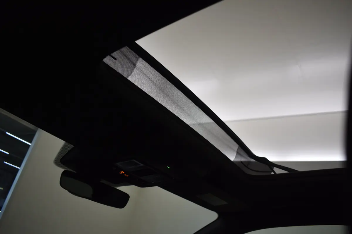 R-Line Edition - eHybrid | 'App-Connect' draadloze smartphone integratie | Automatische afstandsregeling (Adaptive Cruise Control) | Diefstalalarm