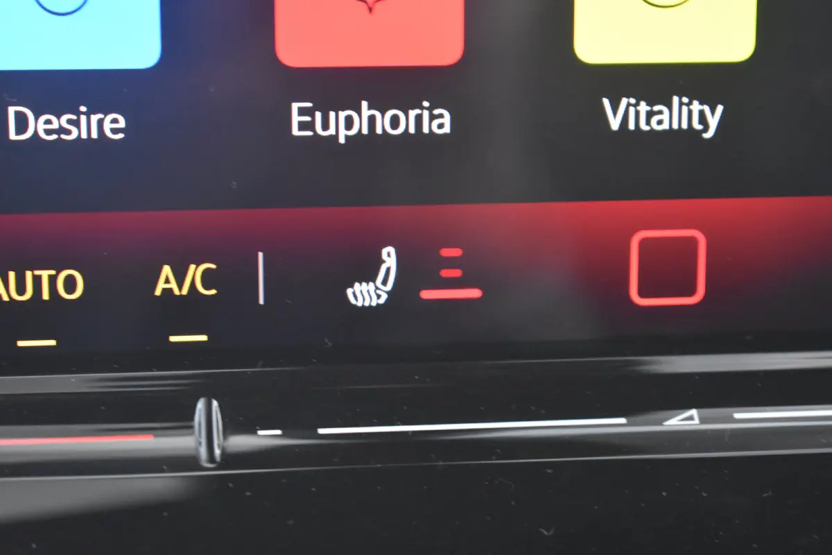 Pro Limited Edition | 'App-Connect' draadloze smartphone integratie | Achterbank in ongelijke delen neerklapbaar incl. middenarmsteun en doorlaadmogelijkheid | Afstandscontrolesysteem (Front