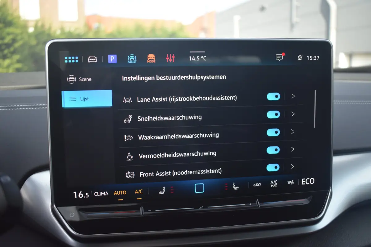 Pro Limited Edition | 'App-Connect' draadloze smartphone integratie | Achterbank in ongelijke delen neerklapbaar incl. middenarmsteun en doorlaadmogelijkheid | Afstandscontrolesysteem (Front