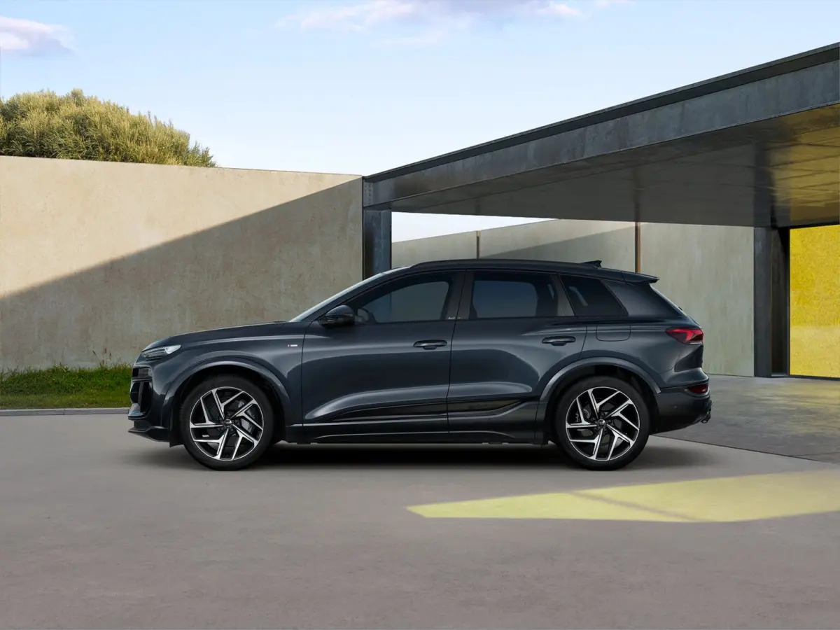 S edition | Adaptive air suspension | Adaptive cruise control | Audi sound system