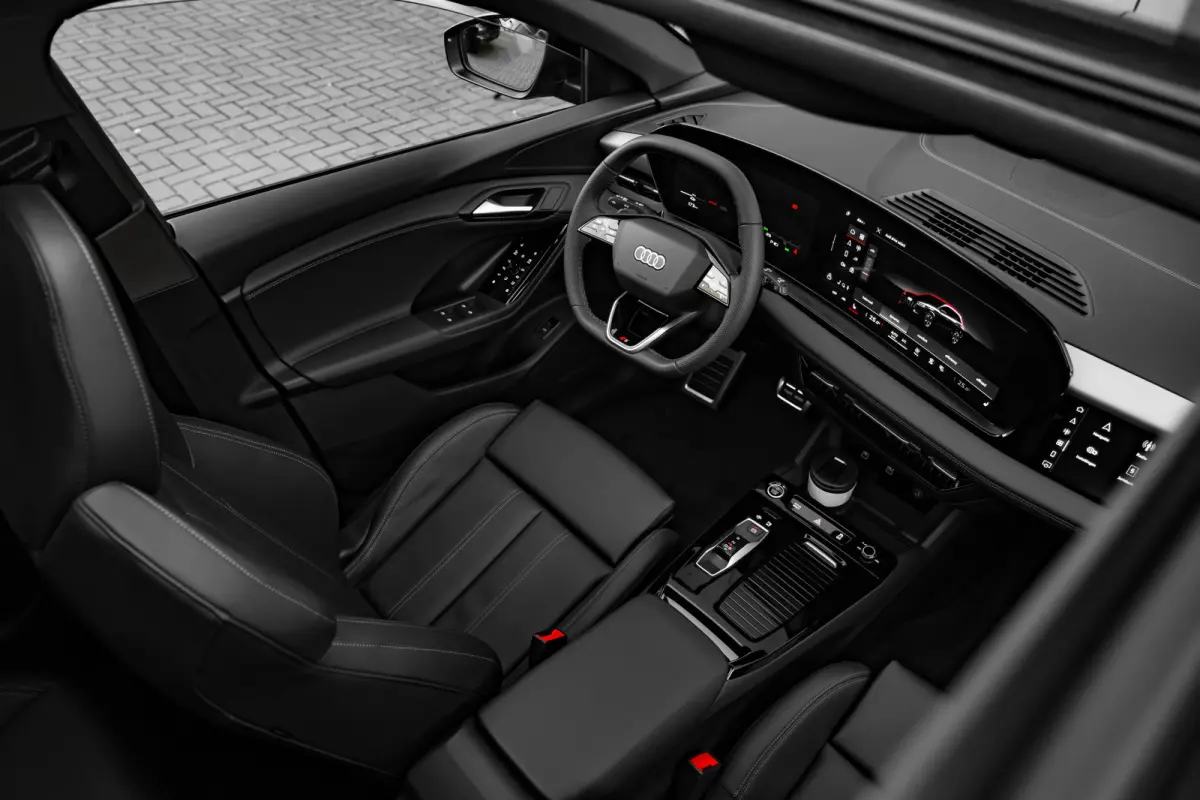 S edition | Adaptive air suspension | Adaptive cruise control | Audi smartphone interface