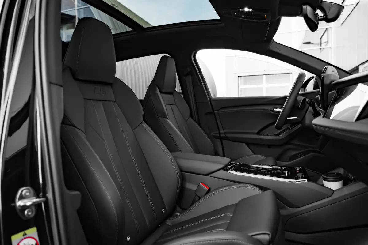 S edition | Adaptive air suspension | Adaptive cruise control | Audi smartphone interface