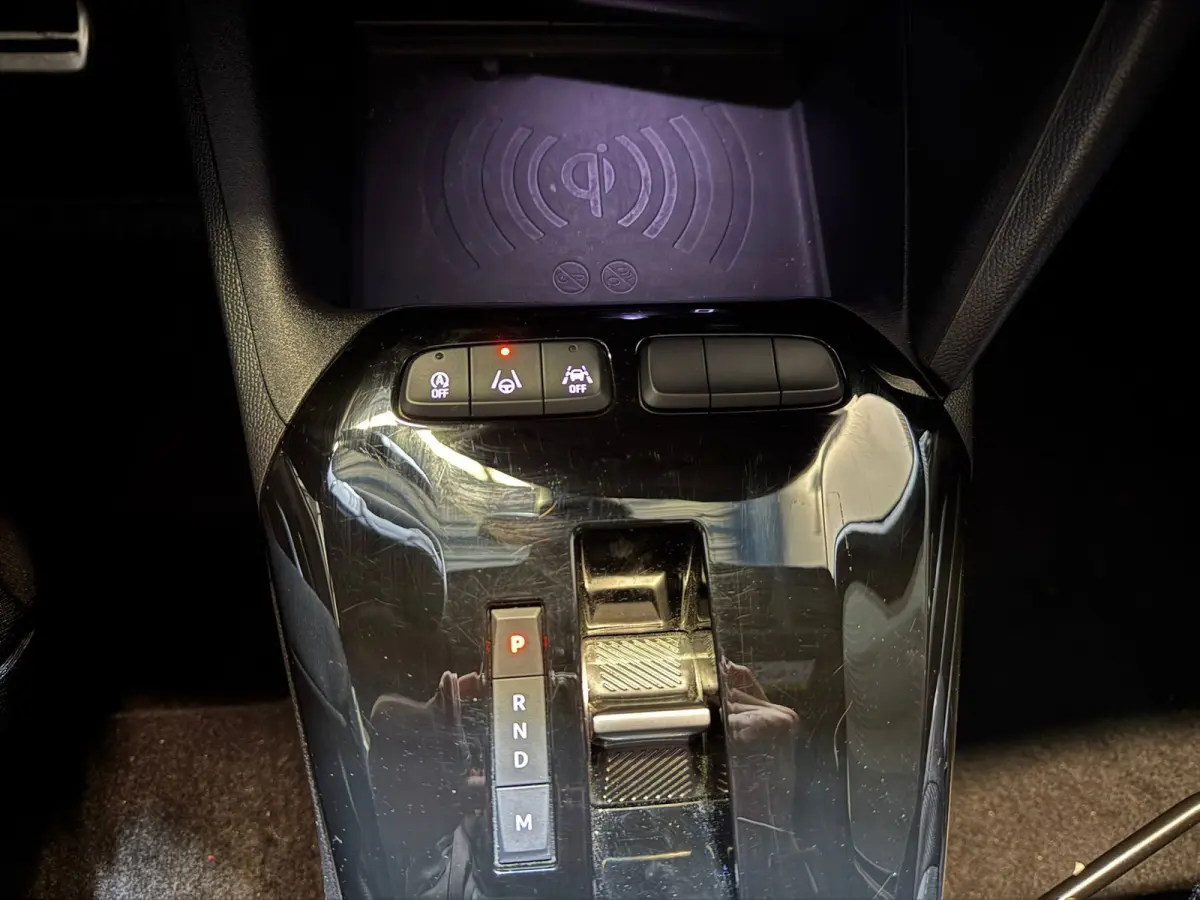 1.2 Turbo Hybrid GS (136Pk) GS Keyless Camera