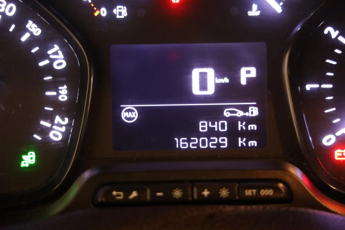 2.0 CDTI L3H1 LANG DC DUBBEL CABINE AUTOMAAT