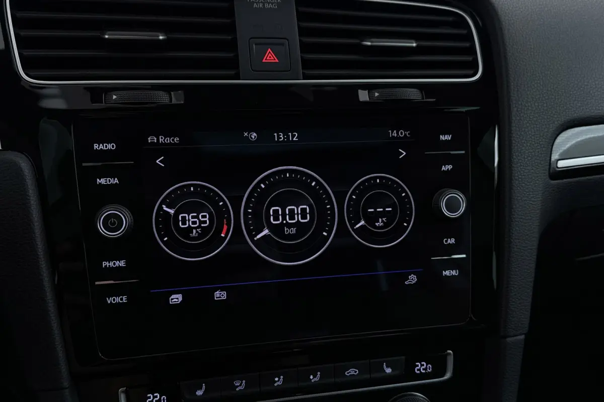 2.0 TSI 4Motion R | MILTEK | Maxton Design | Panoramadak | Camera | CarPlay | Stoelverwarming | Adap. Cruise |