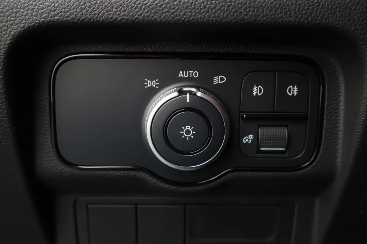 112 CDI L1 Pro Airco, Stoelverwarming, Camera, Cruise, Apple Carplay, DAB, PDC, LED