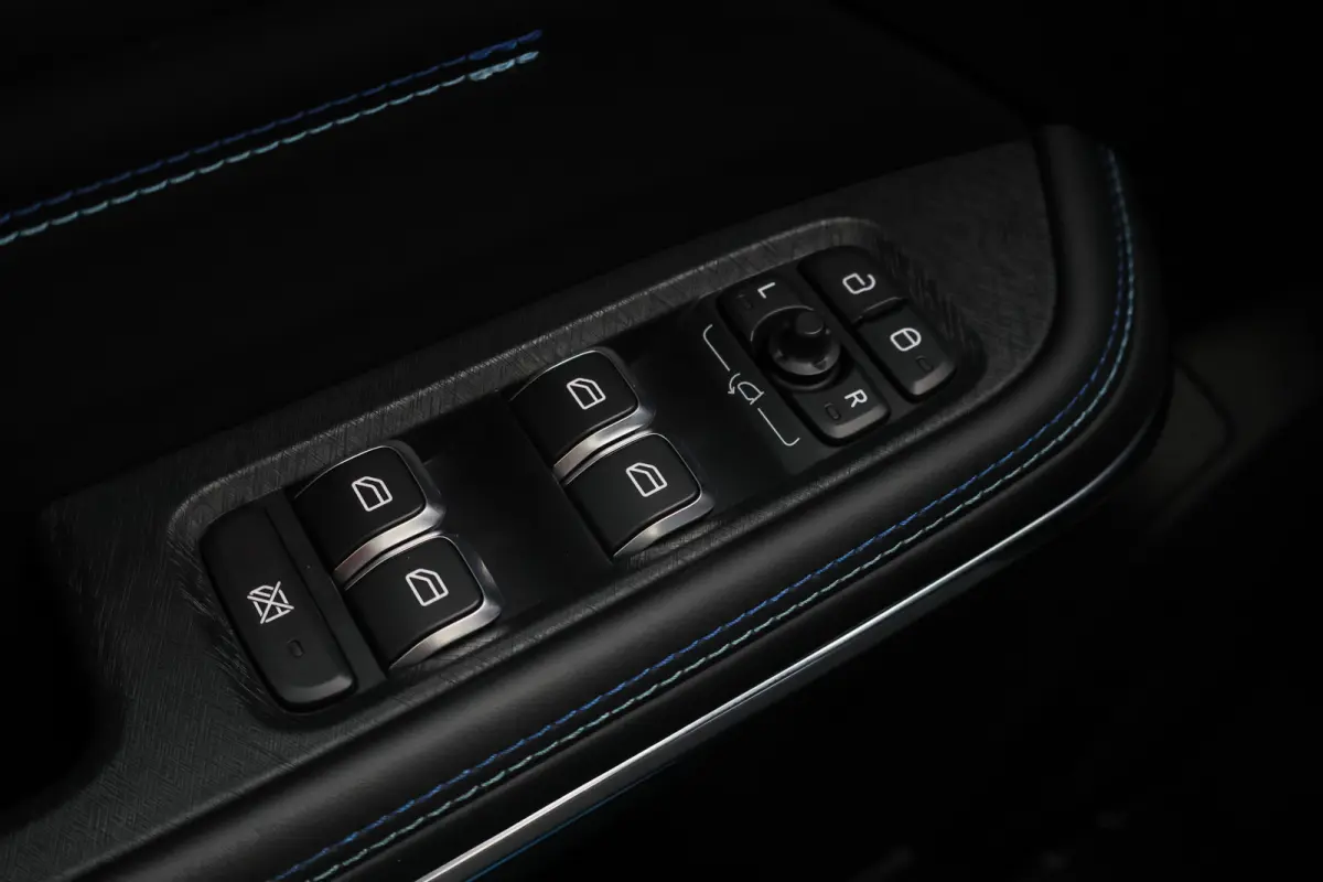 1.5 Plug-in Hybrid 360° Camera, Panoramadak, ACC, Apple Carplay, Infinity Sound, DAB, 20''