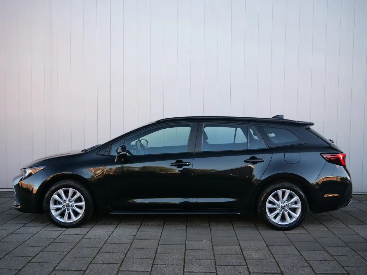 1.8 Hybrid 140pk CVT Active Apple Carplay / Camera / Winterpakket / Adaptive Cruise