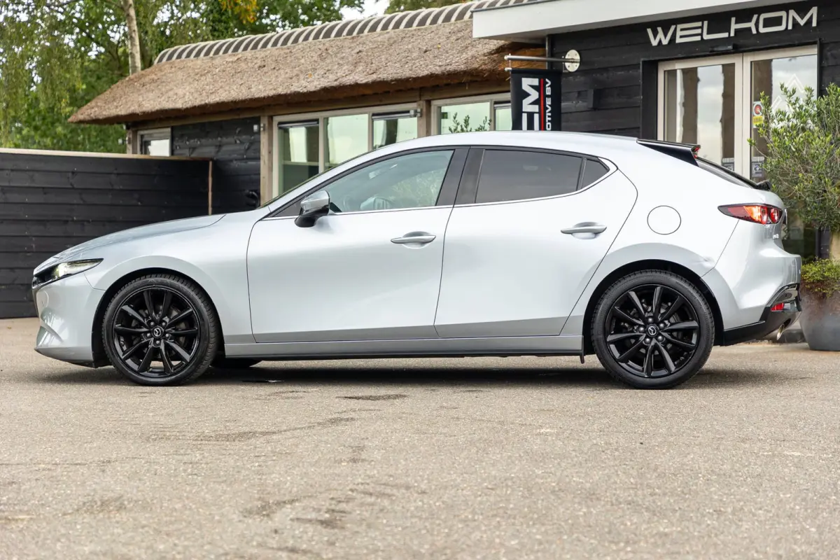 2.0 e-SkyActiv-X M Hybrid 180 Luxury I Leder I adap cruise I Bose I