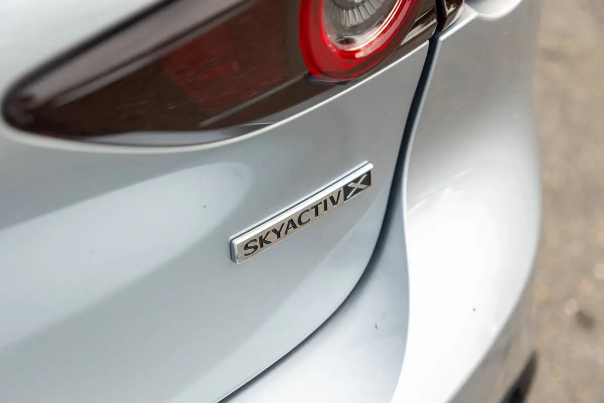 2.0 e-SkyActiv-X M Hybrid 180 Luxury I Leder I adap cruise I Bose I