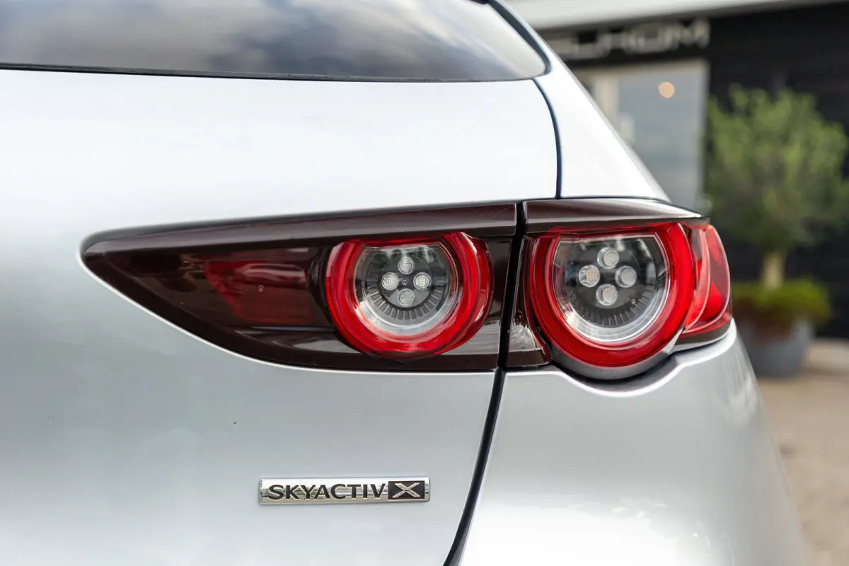 2.0 e-SkyActiv-X M Hybrid 180 Luxury I Leder I adap cruise I Bose I
