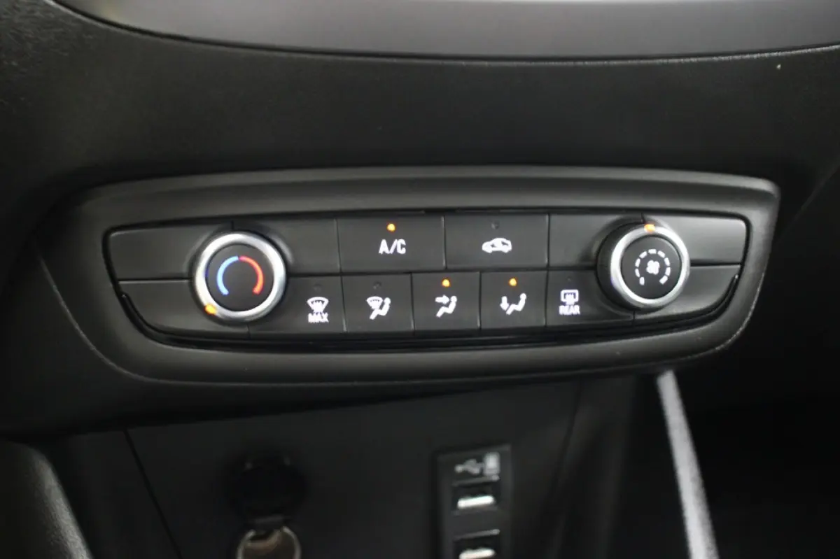 1.2 Edition - Carplay, Camera, Cruise