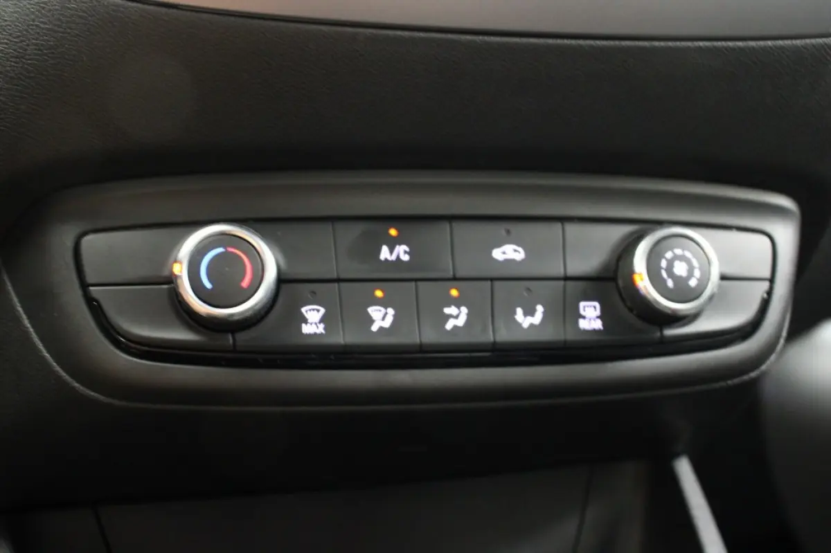 1.2 Turbo Edition - Carplay, Cruise