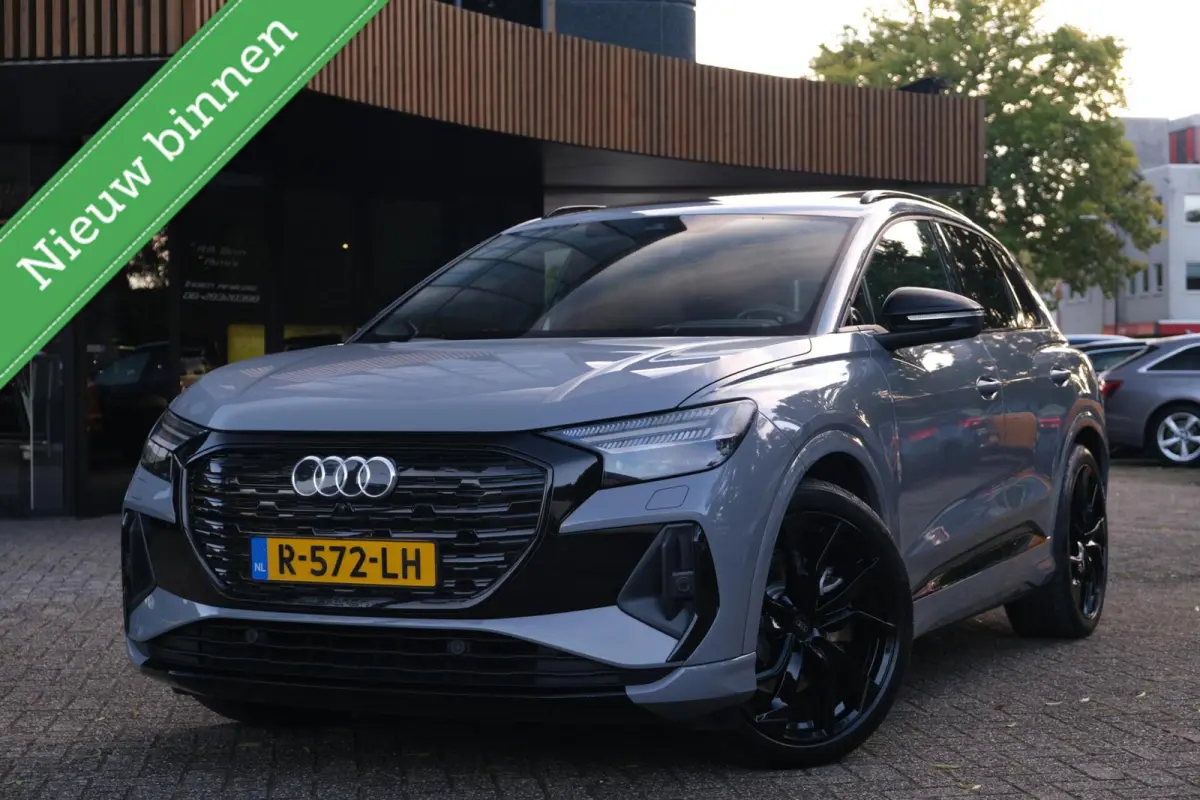 50 quattro Launch edition S Competition 77 kWh|Rijklaar!|SoH91%|ACC|PANO|HUD|SONOS|Trekhaak|Warmtepomp|S-Line|Competitionstoelen|Carplay|