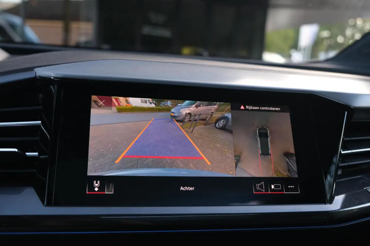 50 quattro Launch edition S Competition 77 kWh|Rijklaar!|SoH91%|ACC|PANO|HUD|SONOS|Trekhaak|Warmtepomp|S-Line|Competitionstoelen|Carplay|
