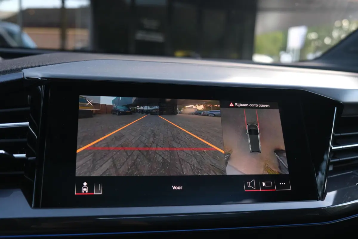 50 quattro Launch edition S Competition 77 kWh|Rijklaar!|SoH91%|ACC|PANO|HUD|SONOS|Trekhaak|Warmtepomp|S-Line|Competitionstoelen|Carplay|