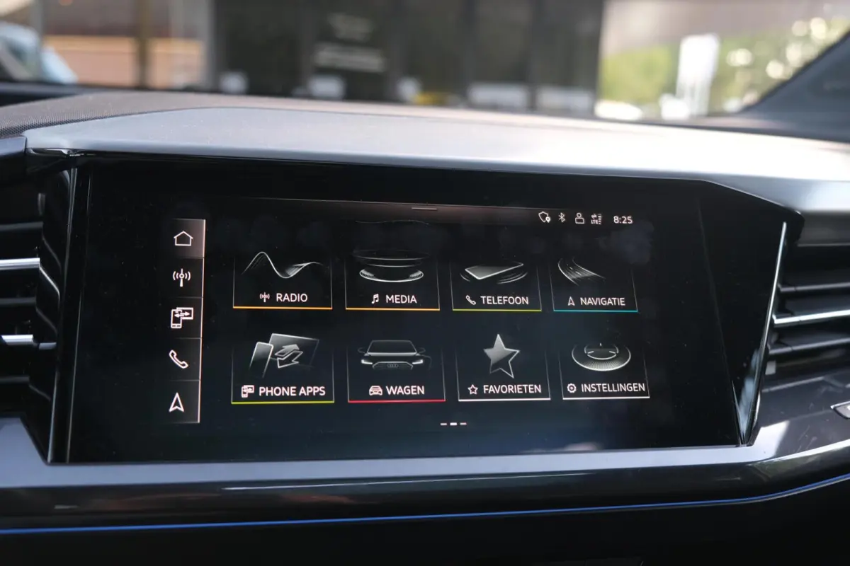 50 quattro Launch edition S Competition 77 kWh|Rijklaar!|SoH91%|ACC|PANO|HUD|SONOS|Trekhaak|Warmtepomp|S-Line|Competitionstoelen|Carplay|
