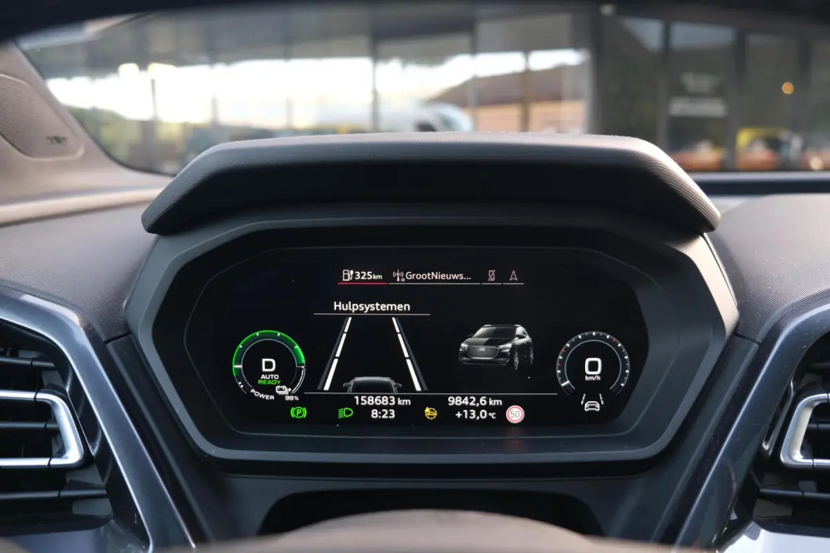 50 quattro Launch edition S Competition 77 kWh|Rijklaar!|SoH91%|ACC|PANO|HUD|SONOS|Trekhaak|Warmtepomp|S-Line|Competitionstoelen|Carplay|