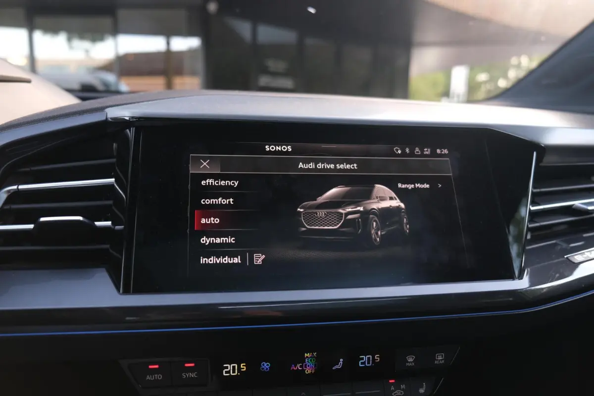 50 quattro Launch edition S Competition 77 kWh|Rijklaar!|SoH91%|ACC|PANO|HUD|SONOS|Trekhaak|Warmtepomp|S-Line|Competitionstoelen|Carplay|