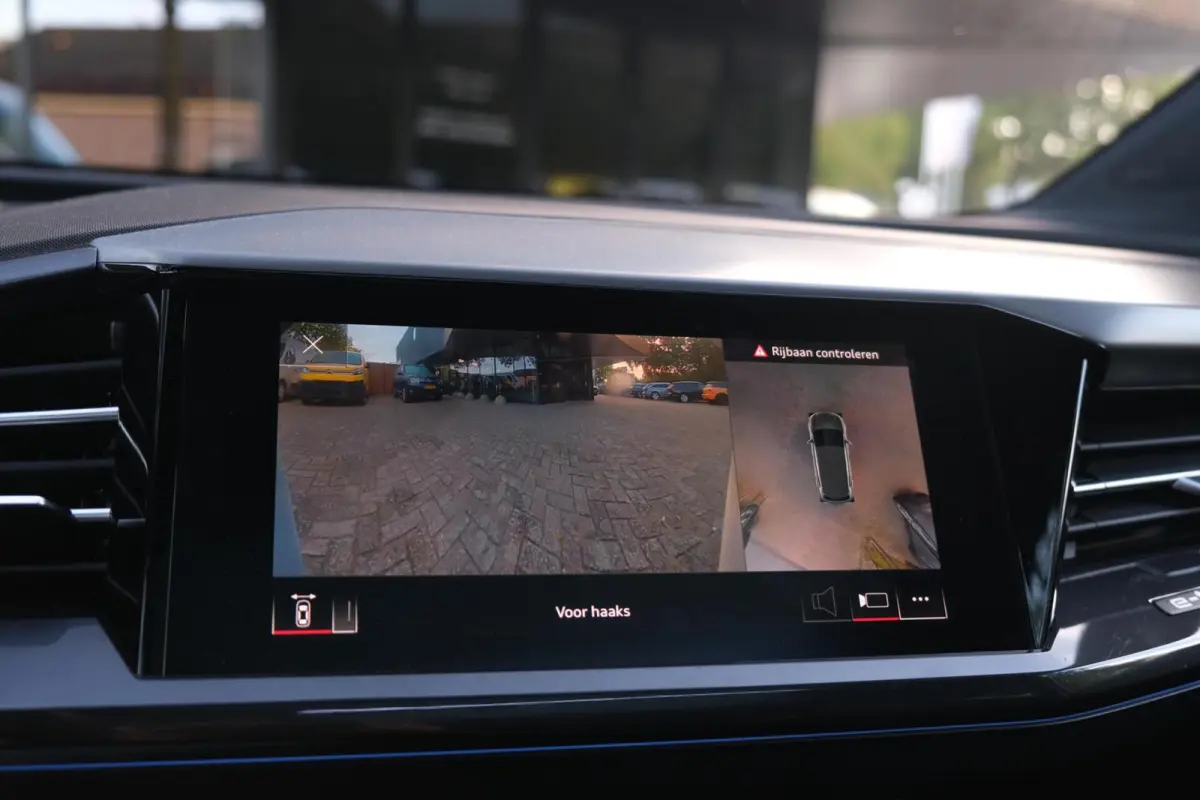 50 quattro Launch edition S Competition 77 kWh|Rijklaar!|SoH91%|ACC|PANO|HUD|SONOS|Trekhaak|Warmtepomp|S-Line|Competitionstoelen|Carplay|