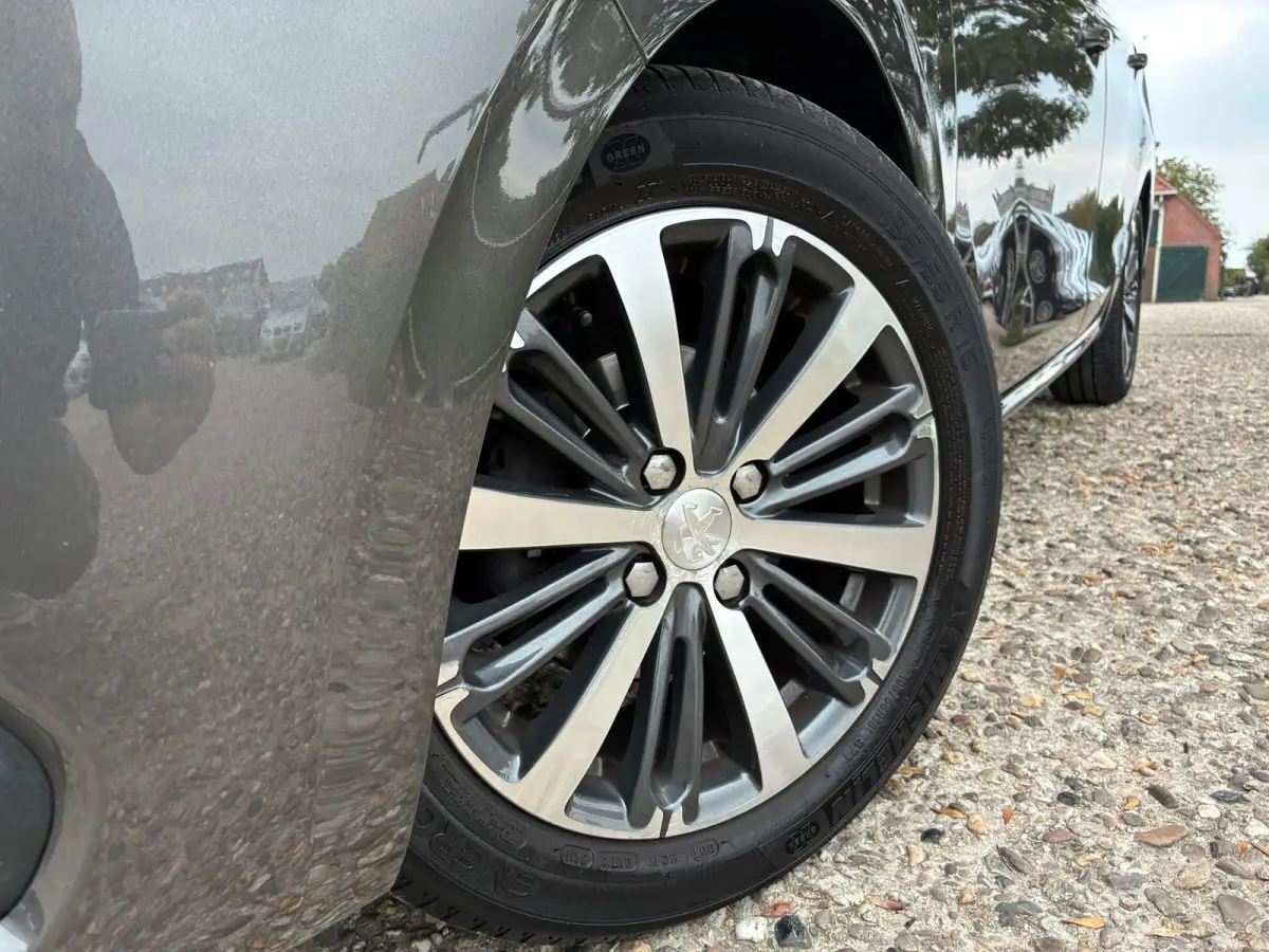 1.2 PureTech Allure | ''41.000 KM '' + Camera + Cruise Nu € 8.975,-!!!