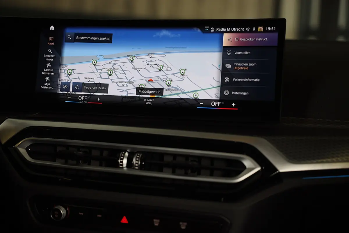320e M Line / Head Up / Memory / Navi / Camera / Acc / F1 / Open Panoramadak / Led / Pdc / 19 Inch
