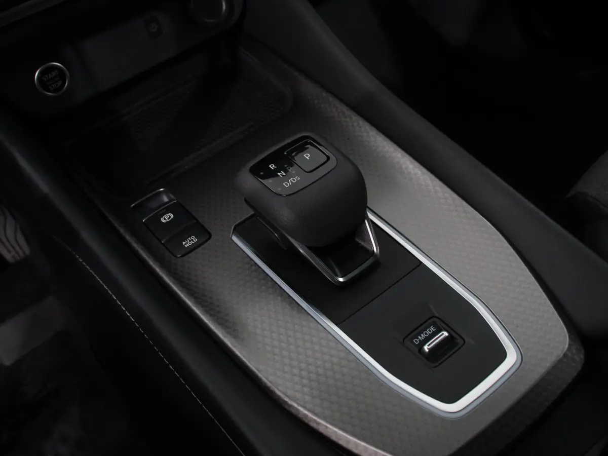 1.3 MHEV Automaat N-Connecta Navigatie Apple CarPlay Android Auto 360 Camera Parkeerhulp Adaptive Cruise Control Full Led Stoel- en stuurverwarming Virtual Cockpit Climate Control Lichtmetal