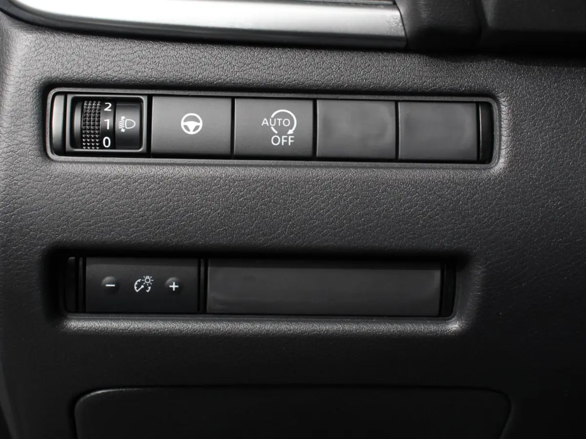 1.3 MHEV Automaat N-Connecta Navigatie Apple CarPlay Android Auto 360 Camera Parkeerhulp Adaptive Cruise Control Full Led Stoel- en stuurverwarming Virtual Cockpit Climate Control Lichtmetal