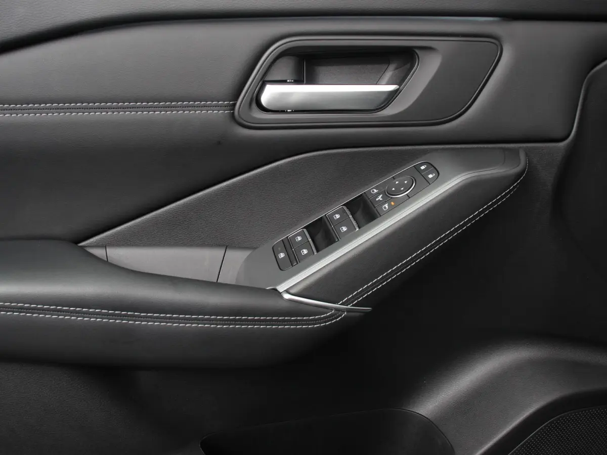 1.3 MHEV Automaat N-Connecta Navigatie Apple CarPlay Android Auto 360 Camera Parkeerhulp Adaptive Cruise Control Full Led Stoel- en stuurverwarming Virtual Cockpit Climate Control Lichtmetal
