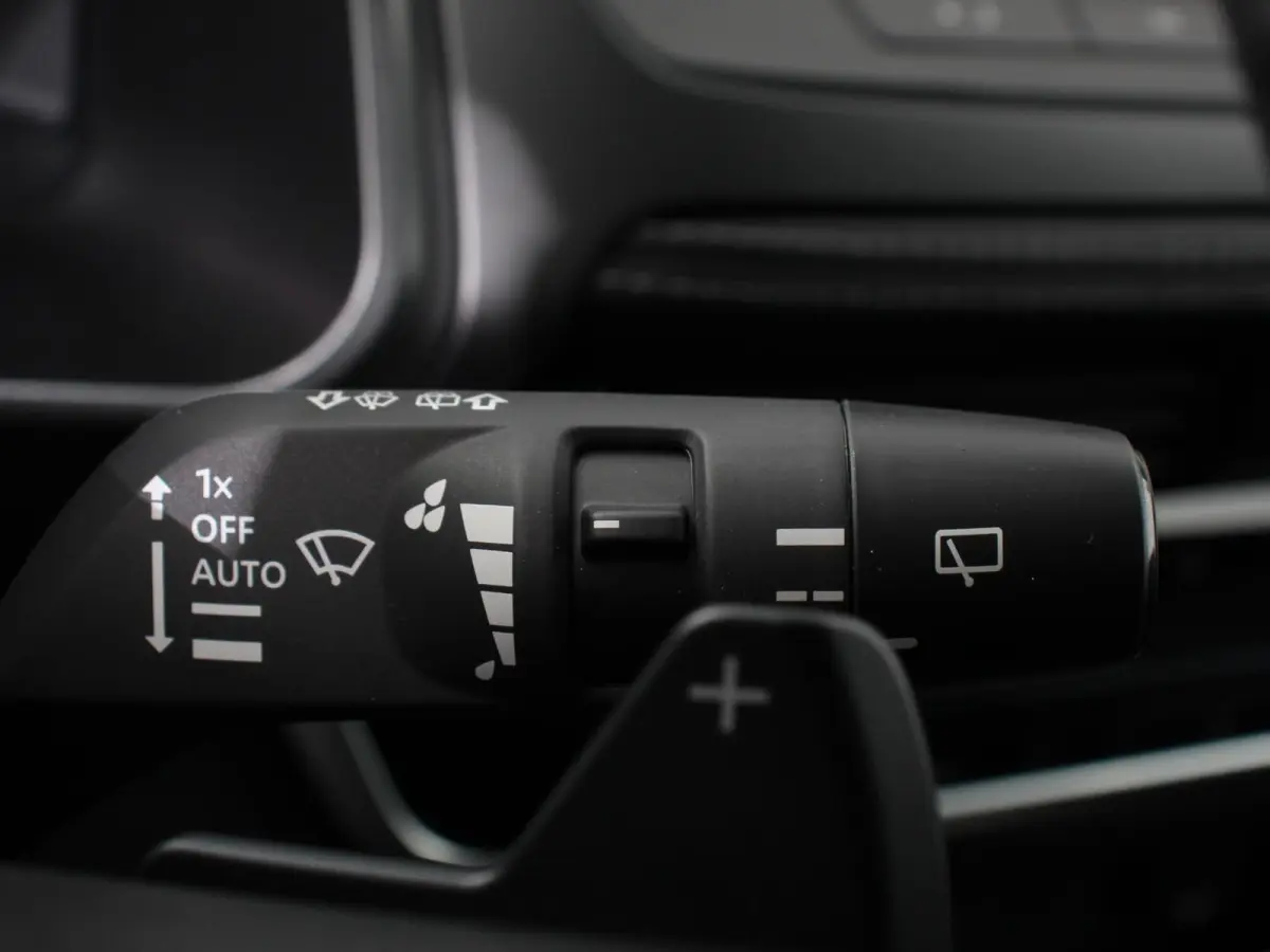 1.3 MHEV Automaat N-Connecta Navigatie Apple CarPlay Android Auto 360 Camera Parkeerhulp Adaptive Cruise Control Full Led Stoel- en stuurverwarming Virtual Cockpit Climate Control Lichtmetal