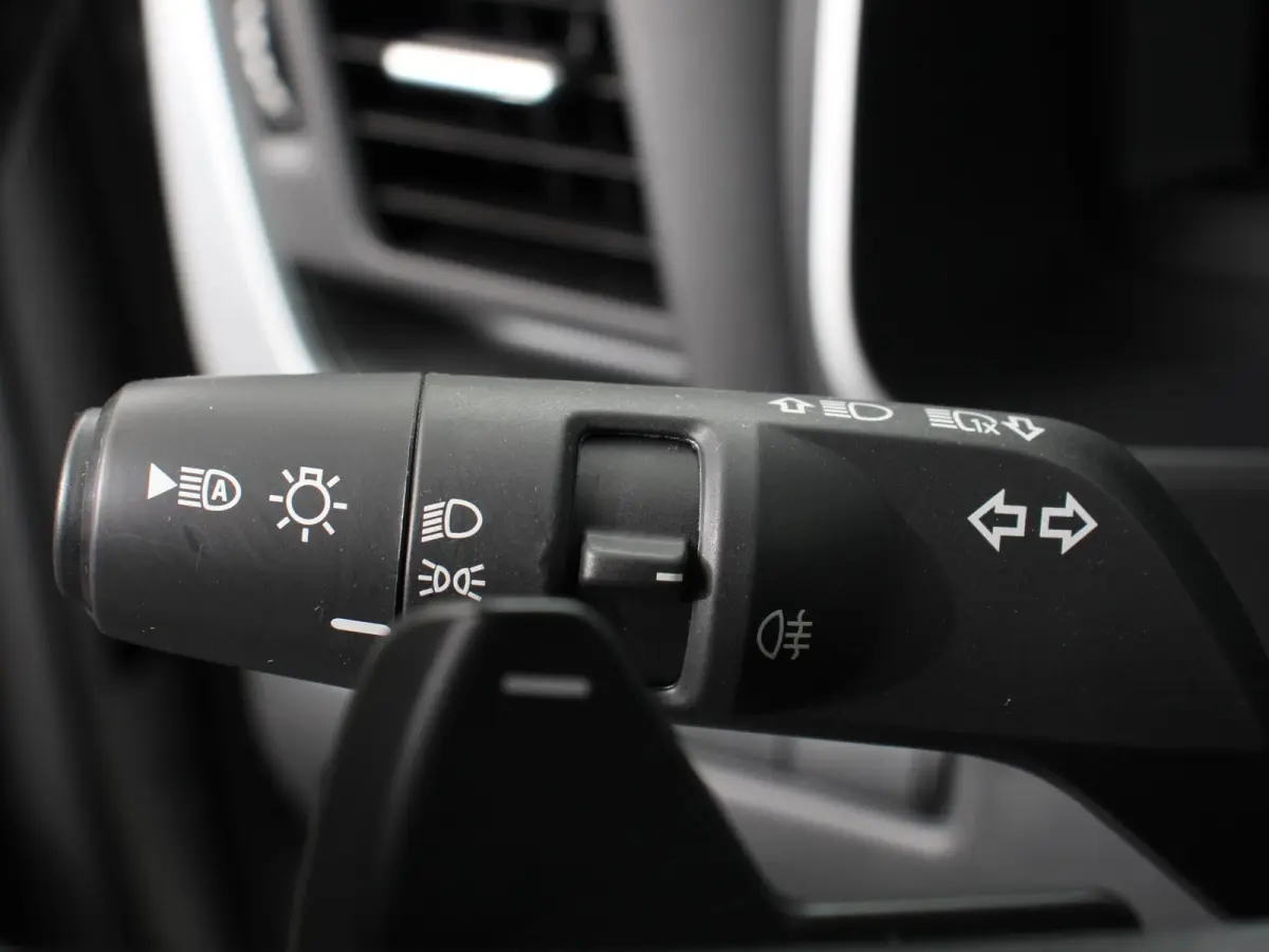 1.3 MHEV Automaat N-Connecta Navigatie Apple CarPlay Android Auto 360 Camera Parkeerhulp Adaptive Cruise Control Full Led Stoel- en stuurverwarming Virtual Cockpit Climate Control Lichtmetal