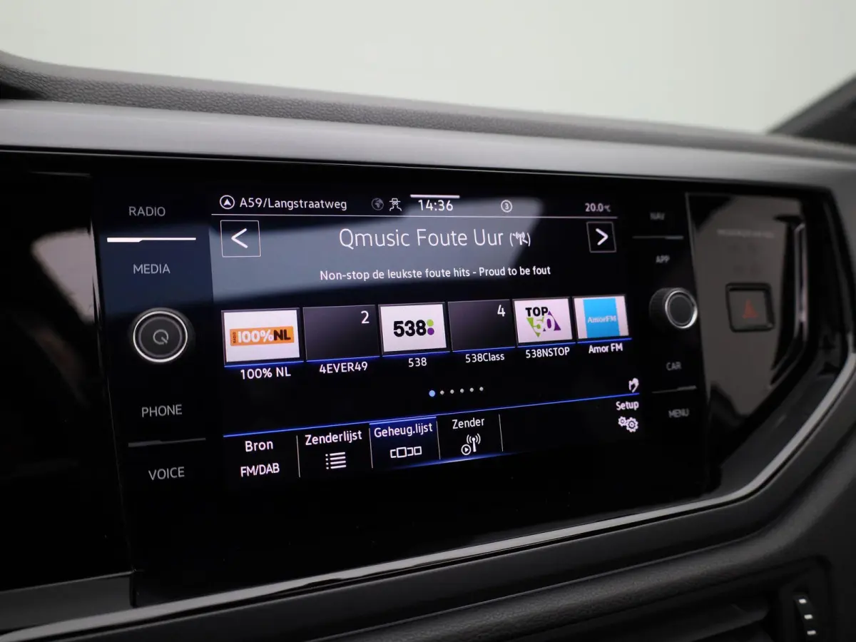 1.0 TSI R-Line | 95 PK | Apple Carplay / Android Auto | Adaptieve Cruise Control | Parkeercamera | Stoelverwarming | Navigatie | Panoramaschuif-kanteldak |