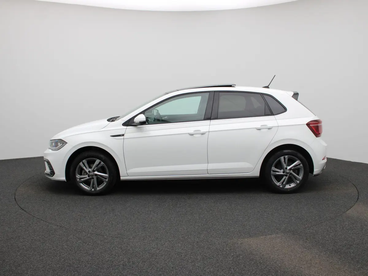 1.0 TSI R-Line | 95 PK | Apple Carplay / Android Auto | Adaptieve Cruise Control | Parkeercamera | Stoelverwarming | Navigatie | Panoramaschuif-kanteldak |