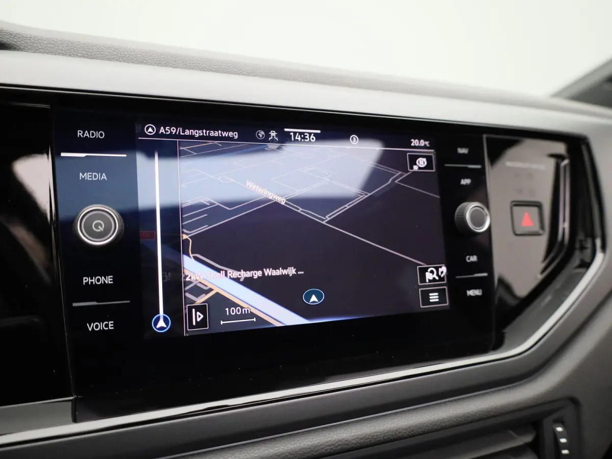 1.0 TSI R-Line | 95 PK | Apple Carplay / Android Auto | Adaptieve Cruise Control | Parkeercamera | Stoelverwarming | Navigatie | Panoramaschuif-kanteldak |