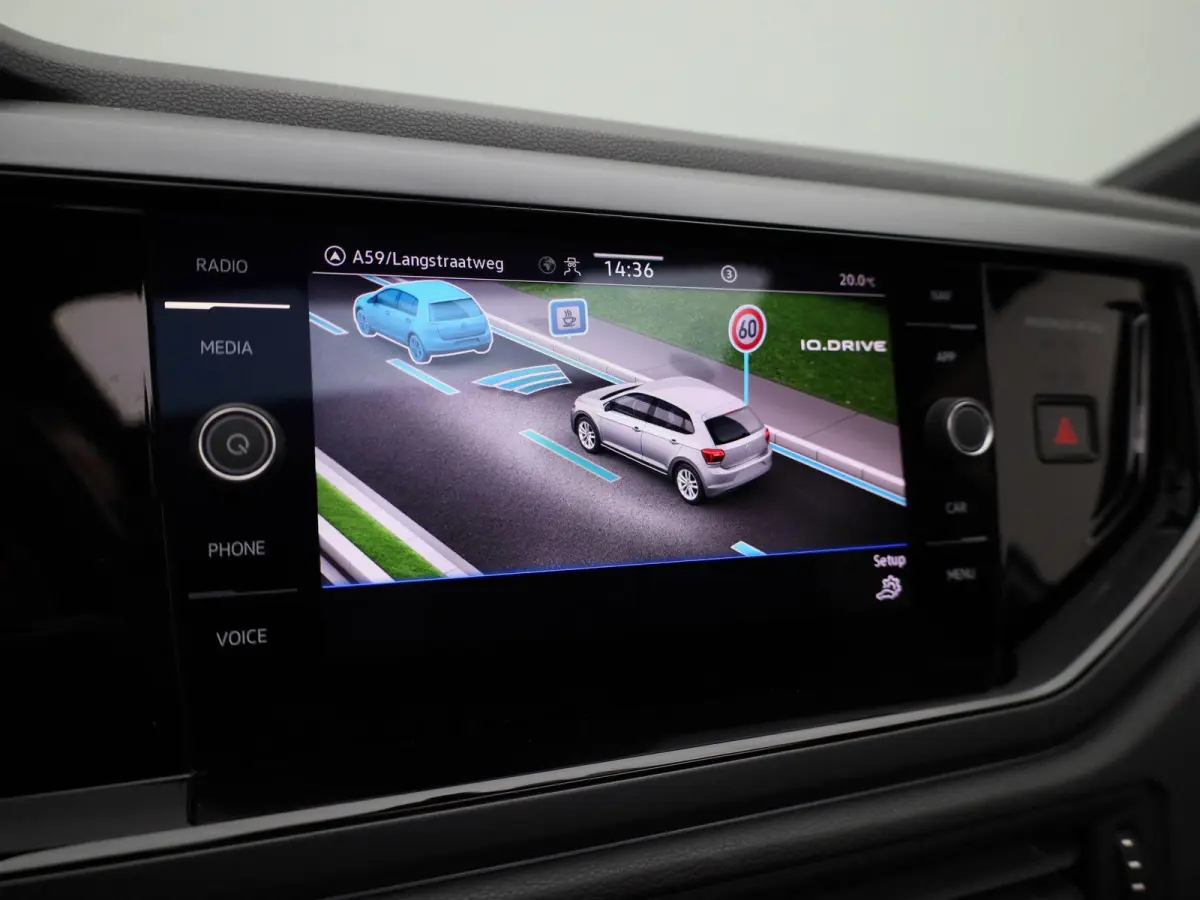1.0 TSI R-Line | 95 PK | Apple Carplay / Android Auto | Adaptieve Cruise Control | Parkeercamera | Stoelverwarming | Navigatie | Panoramaschuif-kanteldak |