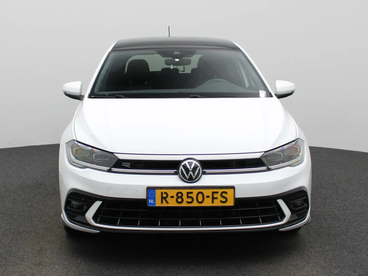 1.0 TSI R-Line | 95 PK | Apple Carplay / Android Auto | Adaptieve Cruise Control | Parkeercamera | Stoelverwarming | Navigatie | Panoramaschuif-kanteldak |