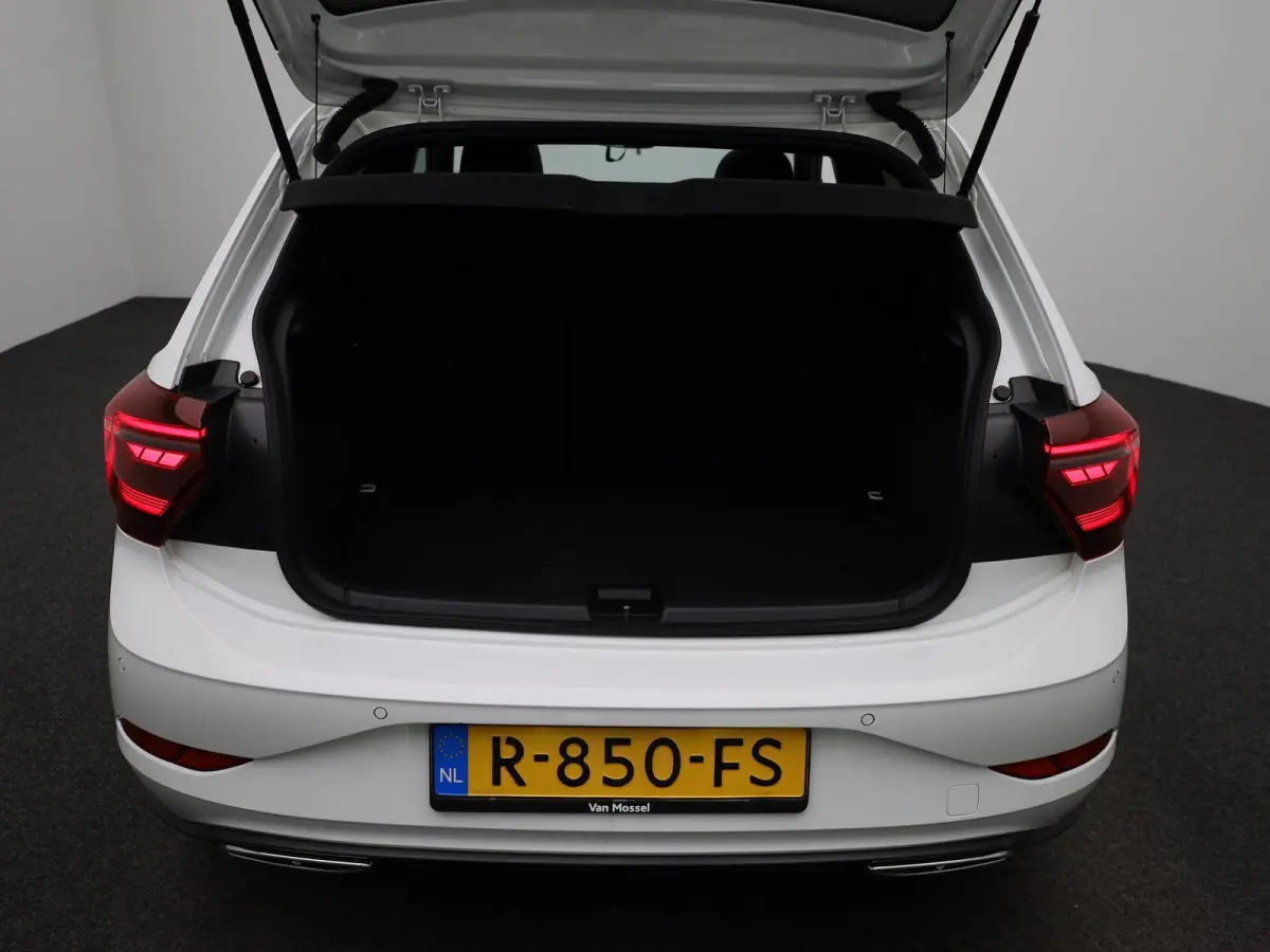 1.0 TSI R-Line | 95 PK | Apple Carplay / Android Auto | Adaptieve Cruise Control | Parkeercamera | Stoelverwarming | Navigatie | Panoramaschuif-kanteldak |