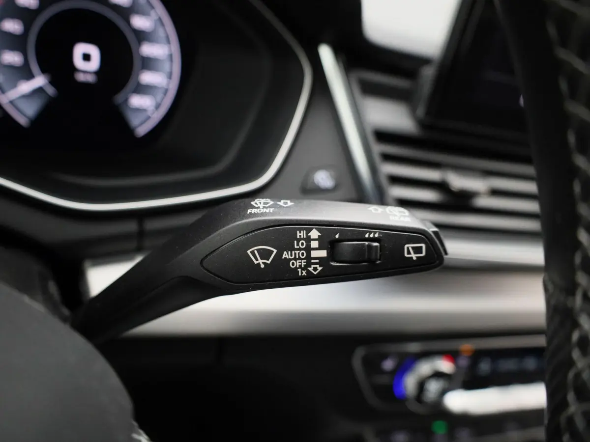 50 TFSI e S edition | S-line | Vlak Stuur | Automaat | LMV | Half Leder | Camera | Trekhaak | Virtual cockpit | Climate control | Stoel verwarming | Navigatie | DAB |