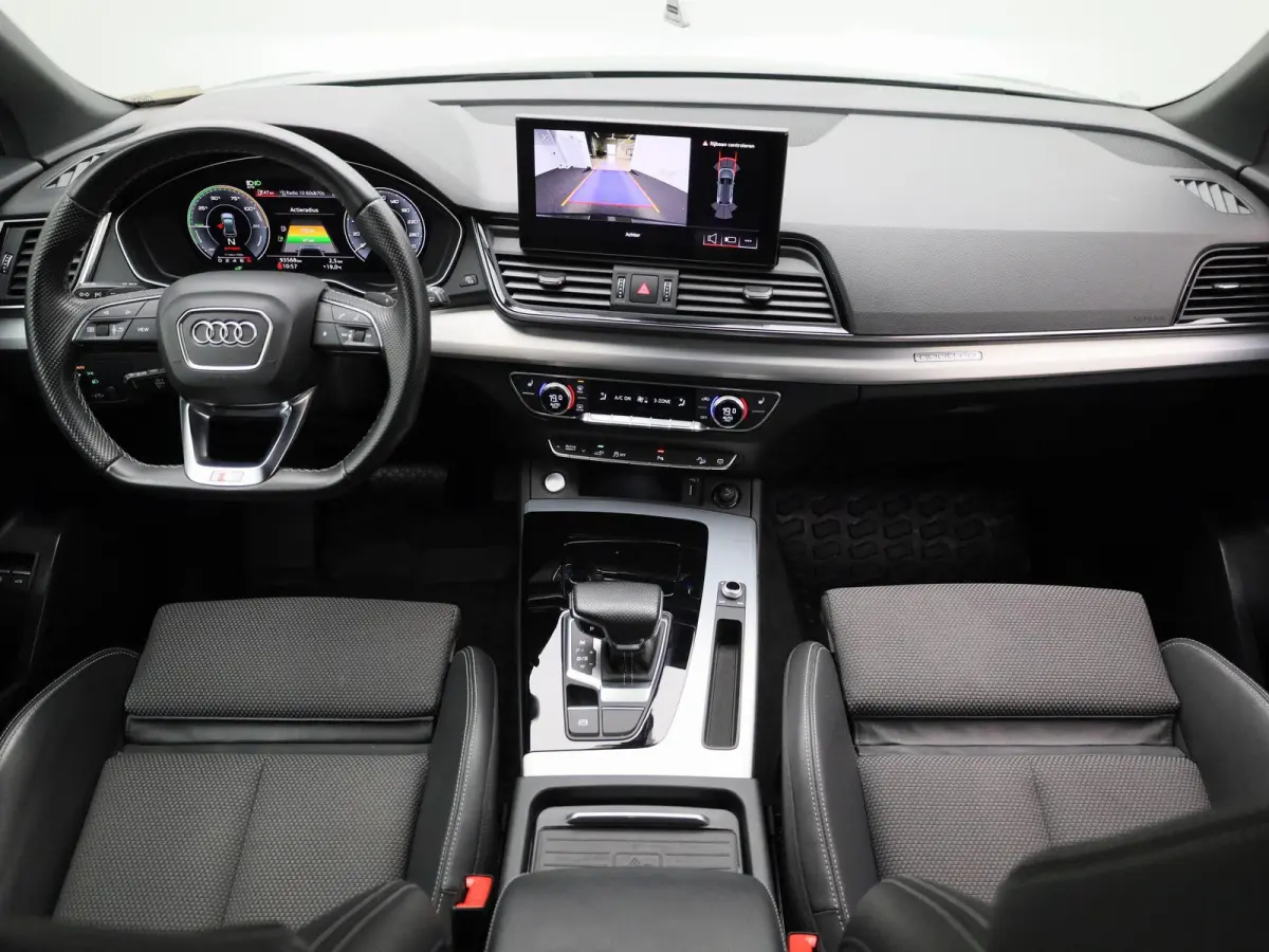 50 TFSI e S edition | S-line | Vlak Stuur | Automaat | LMV | Half Leder | Camera | Trekhaak | Virtual cockpit | Climate control | Stoel verwarming | Navigatie | DAB |